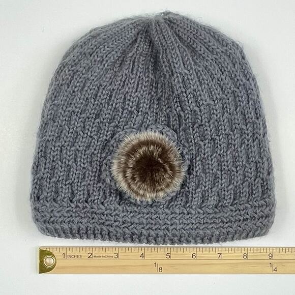 Women’s Knit Beanie Gray Crochet Rose Fur Accent Thick Warm Unbranded Winter Cap - Picture 4 of 5